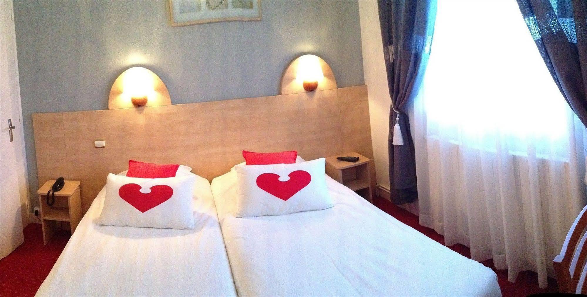 Hotel De Paris Barneville-Carteret Bagian luar foto